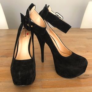 Luichiny black “suede” platform pumps size 9. Gently worn